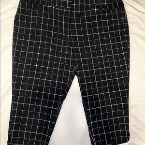 EVRI Black Plaid Dress Capri Pants - Size 24W